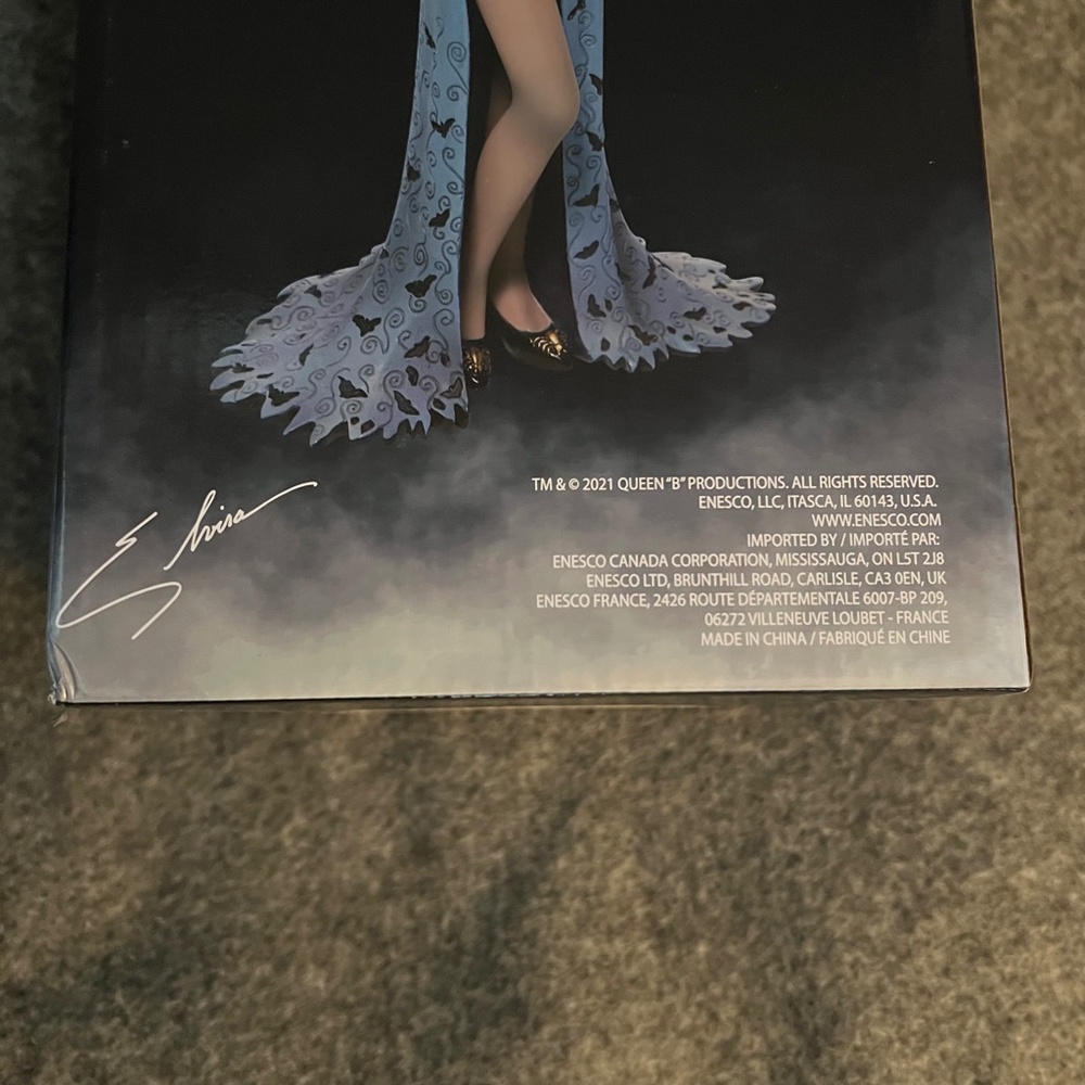 ELVIRA Mistress Of The Dark 2021 Couture De Force Figurine Statue - Picture 10 of 16